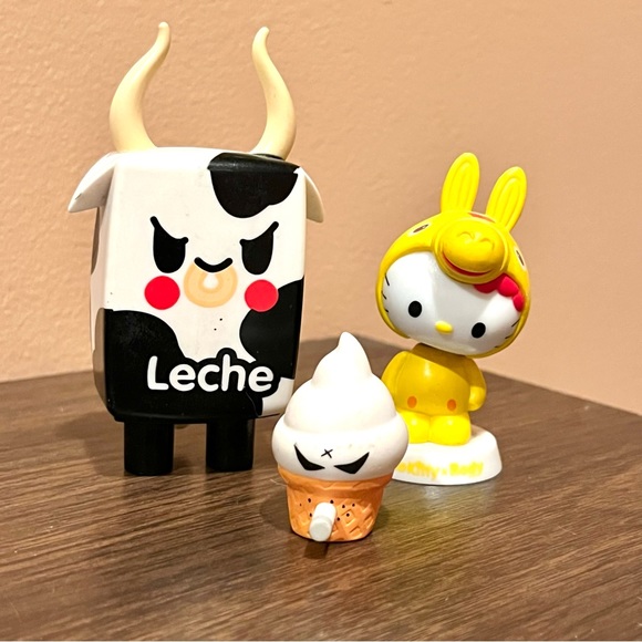 RARE🎉 - KidRobot ice cream cigarette collectible figure - Picture 9 of 11